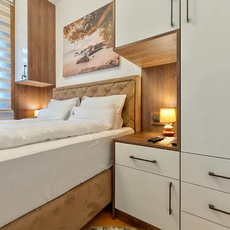 Aurora Lux 24 Daire *