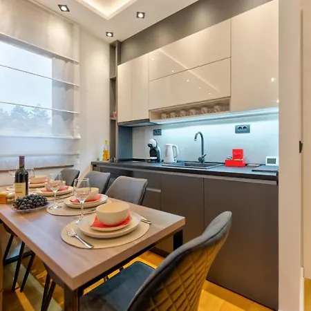 Apartament Aurora Lux 24 *