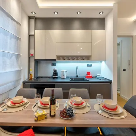 Apartament Aurora Lux 24 *