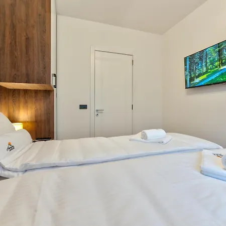 Aurora Lux 24 Apartament *