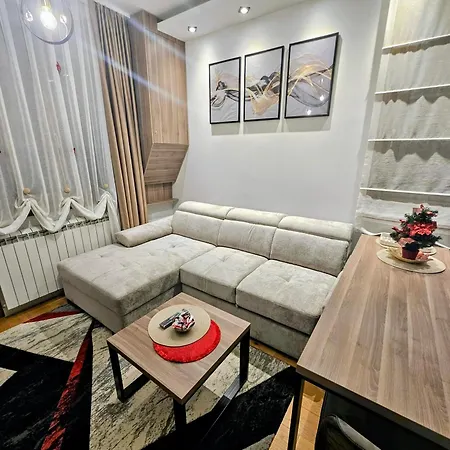 Aurora Lux 24 Apartament *