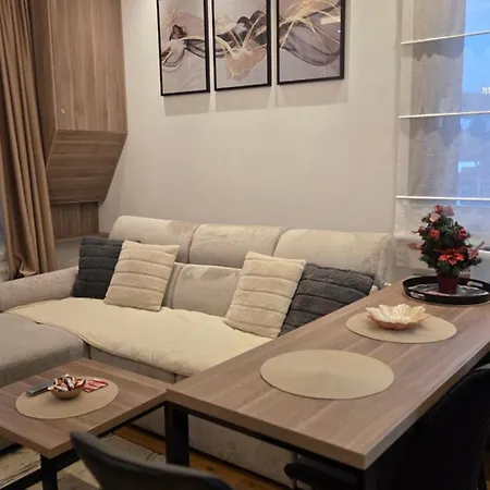 Apartman Aurora Lux 24 *